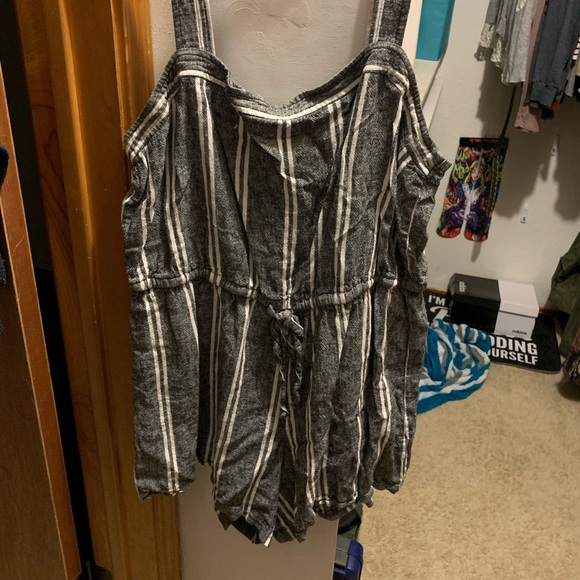 Romper - Picture 1 of 3